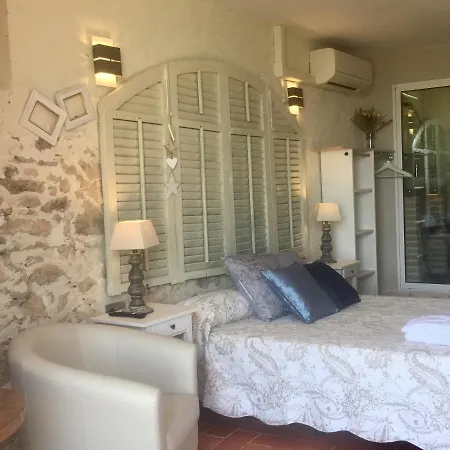 La Olivera Rural Bañera Hidro O Jacuzzi Privados Casa rural Albinyana